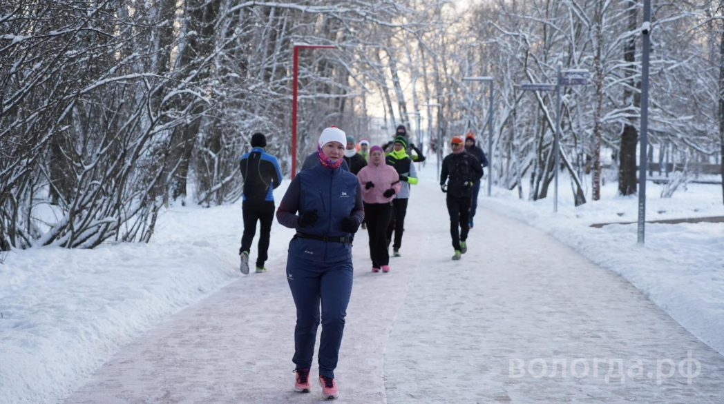 Около 300 человек встретили новый год на морозных спортивных забегах в Вологде